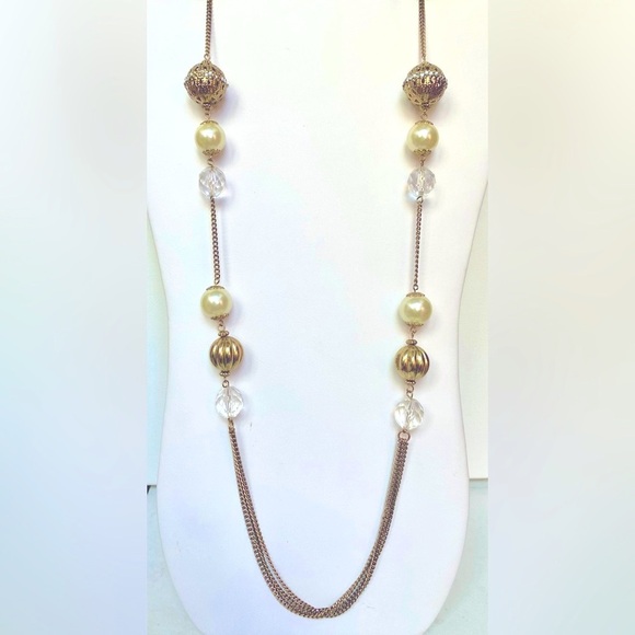 Vintage Jewelry - Vintage Elegant Gold, Faux Pearl & Filgree Gold Tone Beaded Necklace